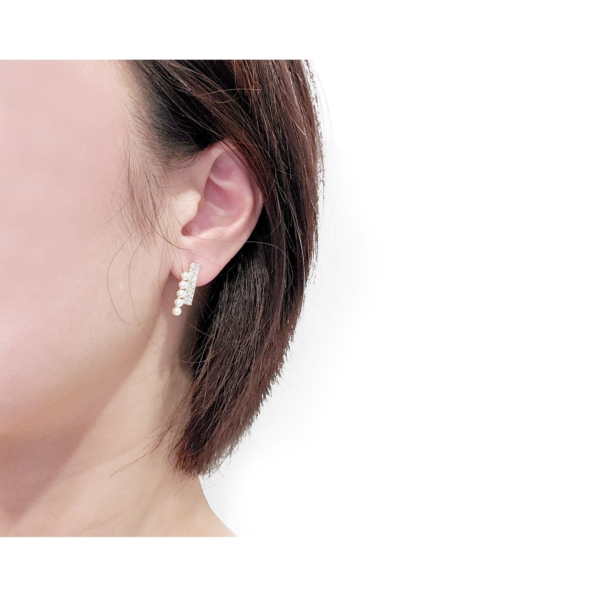 Pearl Bar Studs