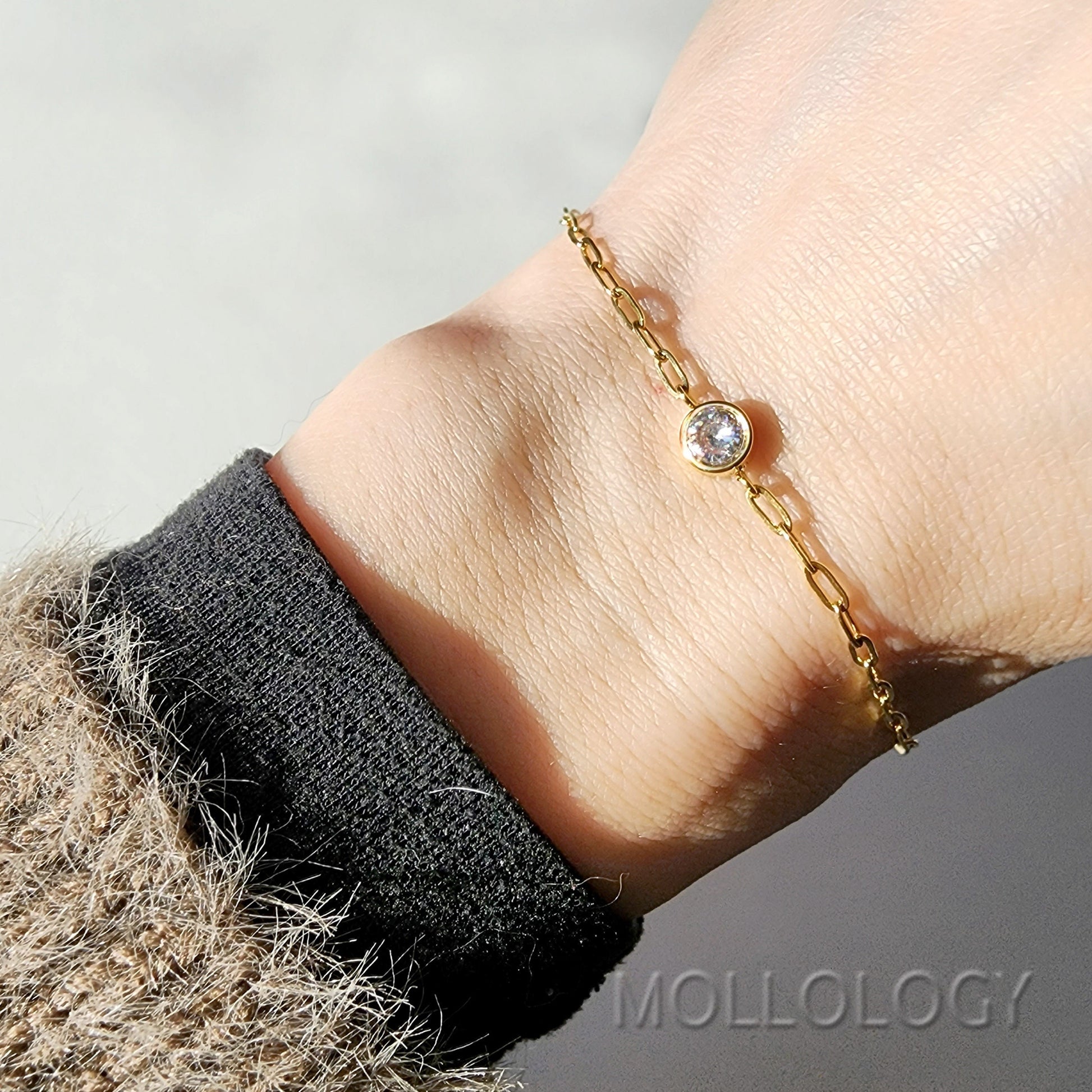 Dainty Gold Bezel Chain Bracelet for everyday wear and layering.