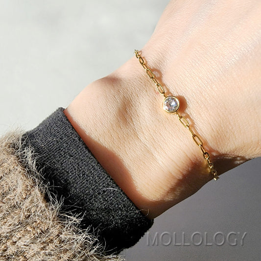 Dainty Gold Bezel Chain Bracelet for everyday wear and layering.