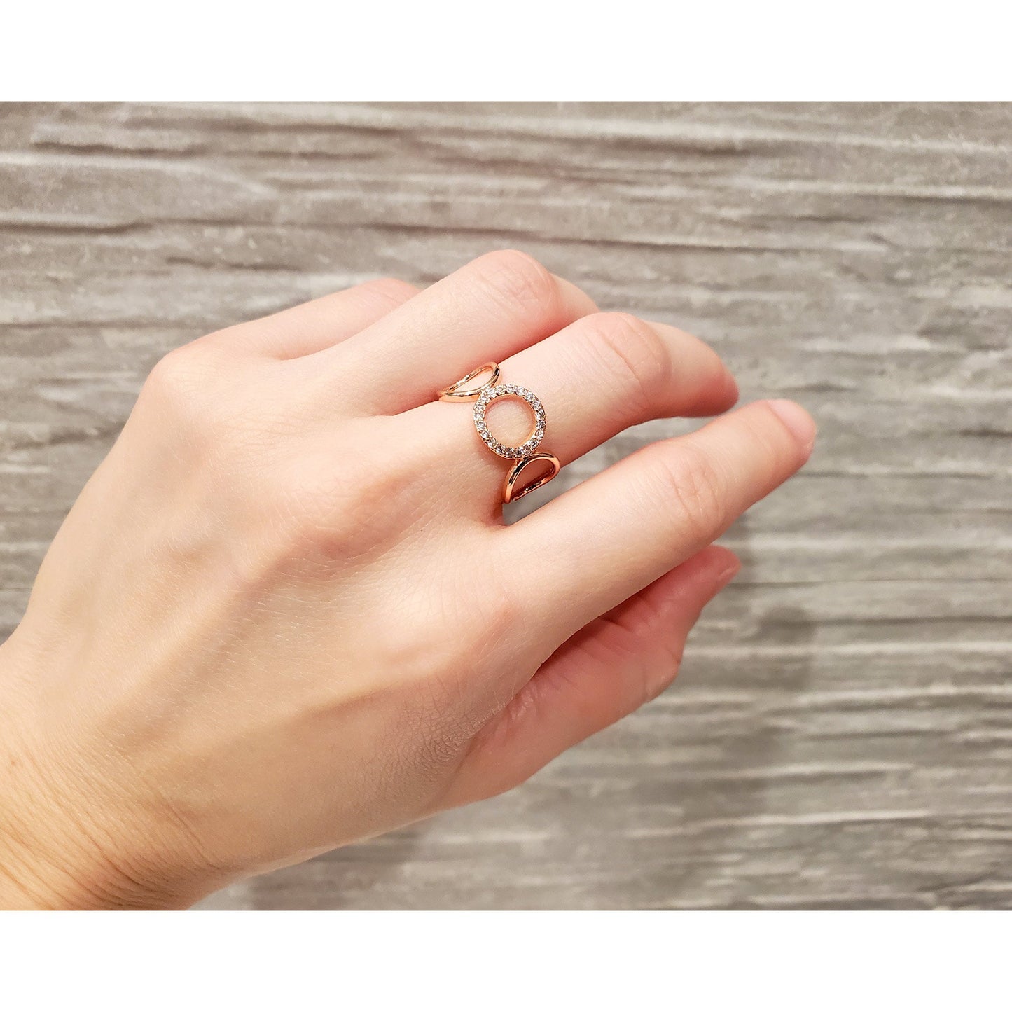 Circle Chain Link Ring